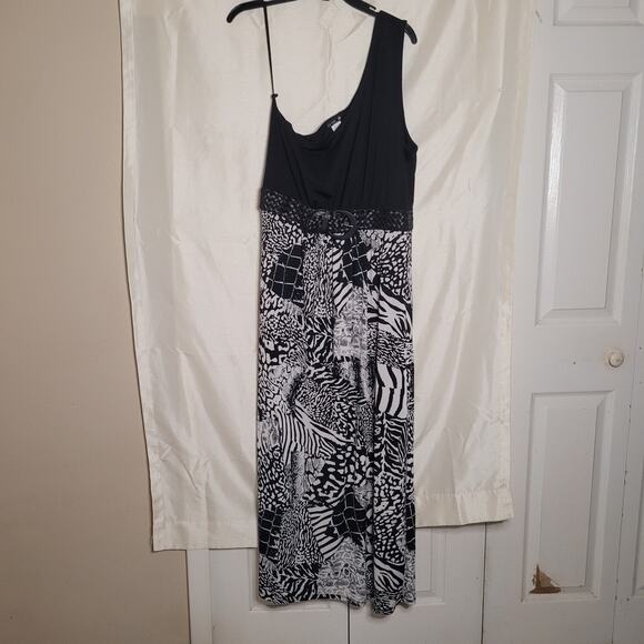 Star Vixen Black & White Animal Print One-Shoulder Maxi Dress - Women's 2XL - Picture 1 of 10